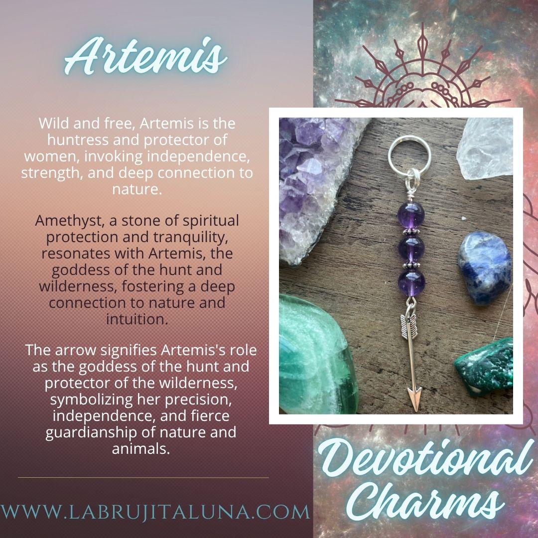 Artemis Devotional Keychain • Crystal Charm Keyring • Goddess Talisman • Witchy Gift • Spiritual Altar Accessory • Amethyst & Arrow Symbol